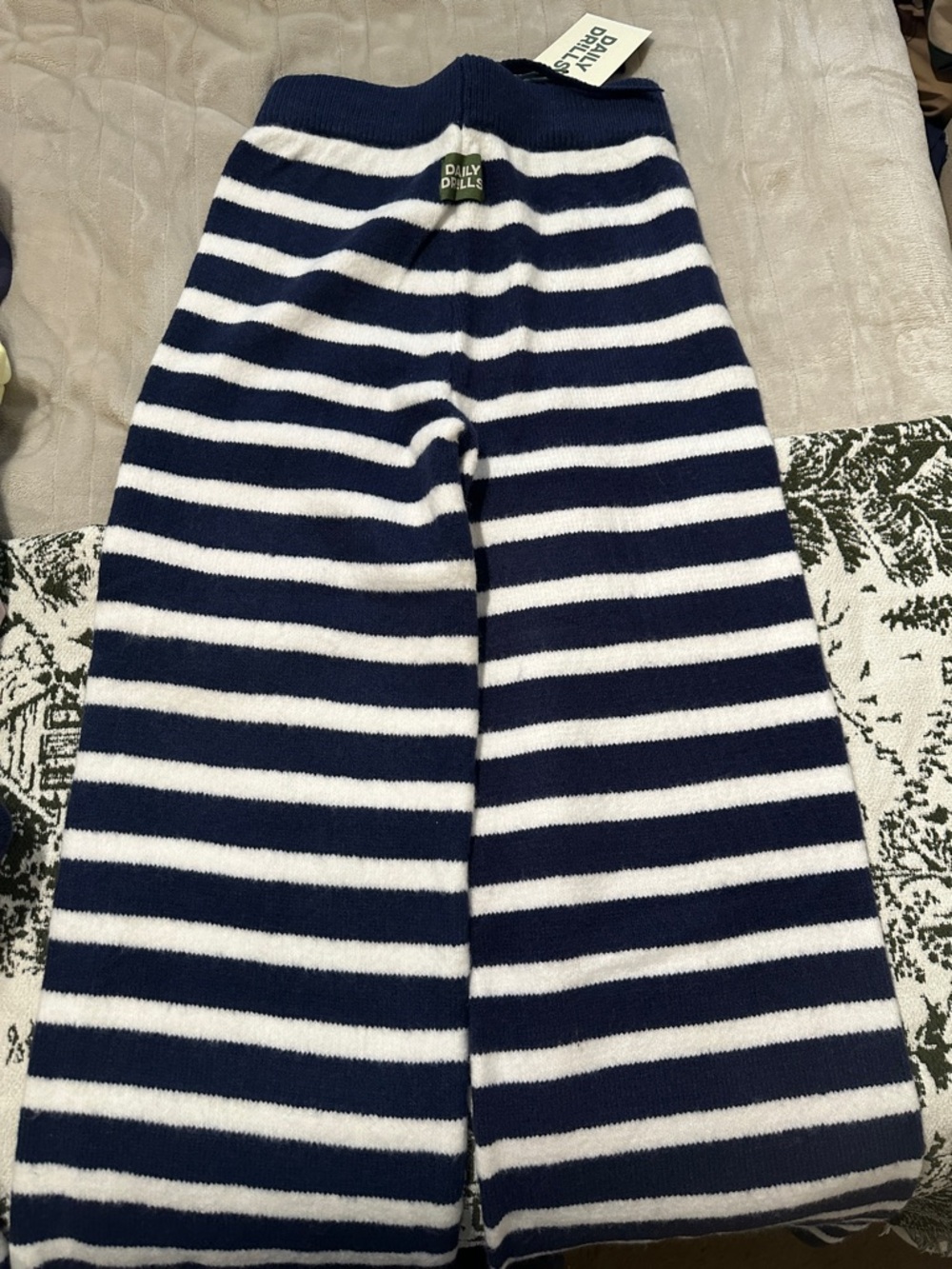 Daily Drills Navy & White Striped Knit Lounge Pants NWT - Picture 3 of 3
